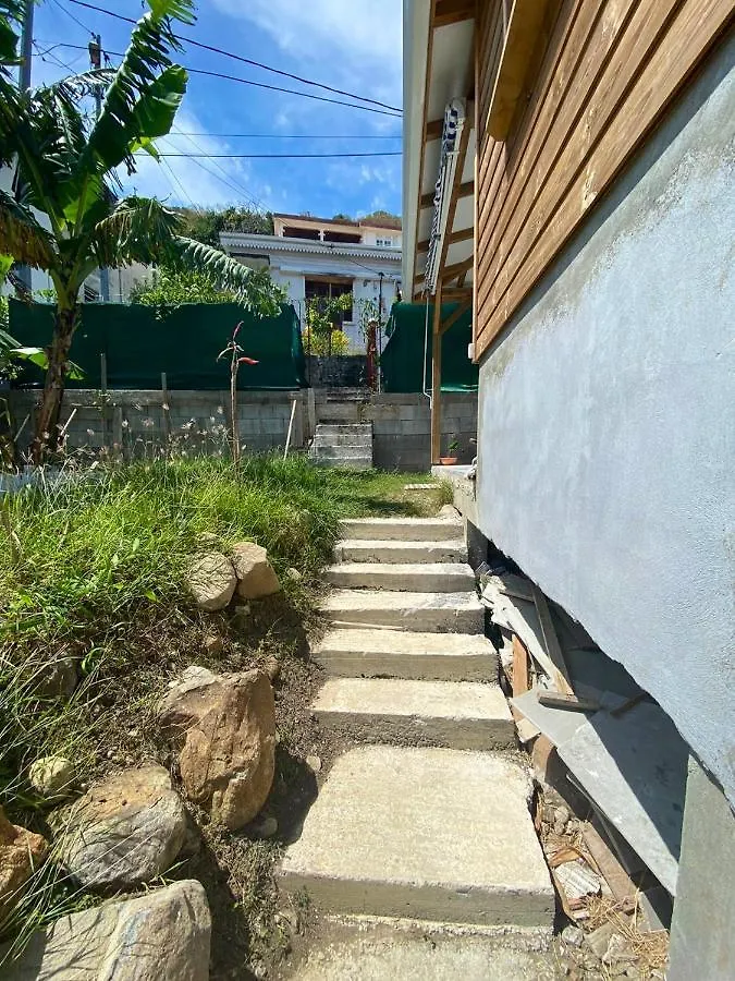 Bungalow Charmant A Schoelcher Avec Jardin Cloture 0*,