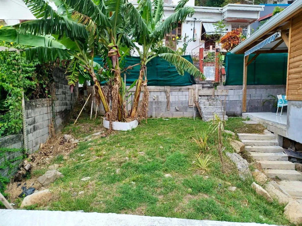 Bungalow Charmant A Schoelcher Avec Jardin Cloture Martinik